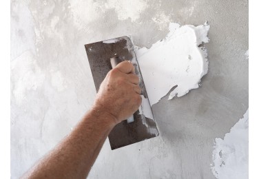 Massa corrida ou massa acrílica: qual usar em cada ambiente?